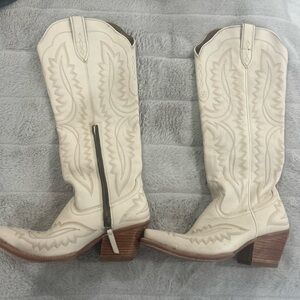 Ariat Cream Western Heeled Boots